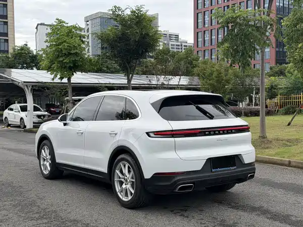 Porsche Cayenne 2023