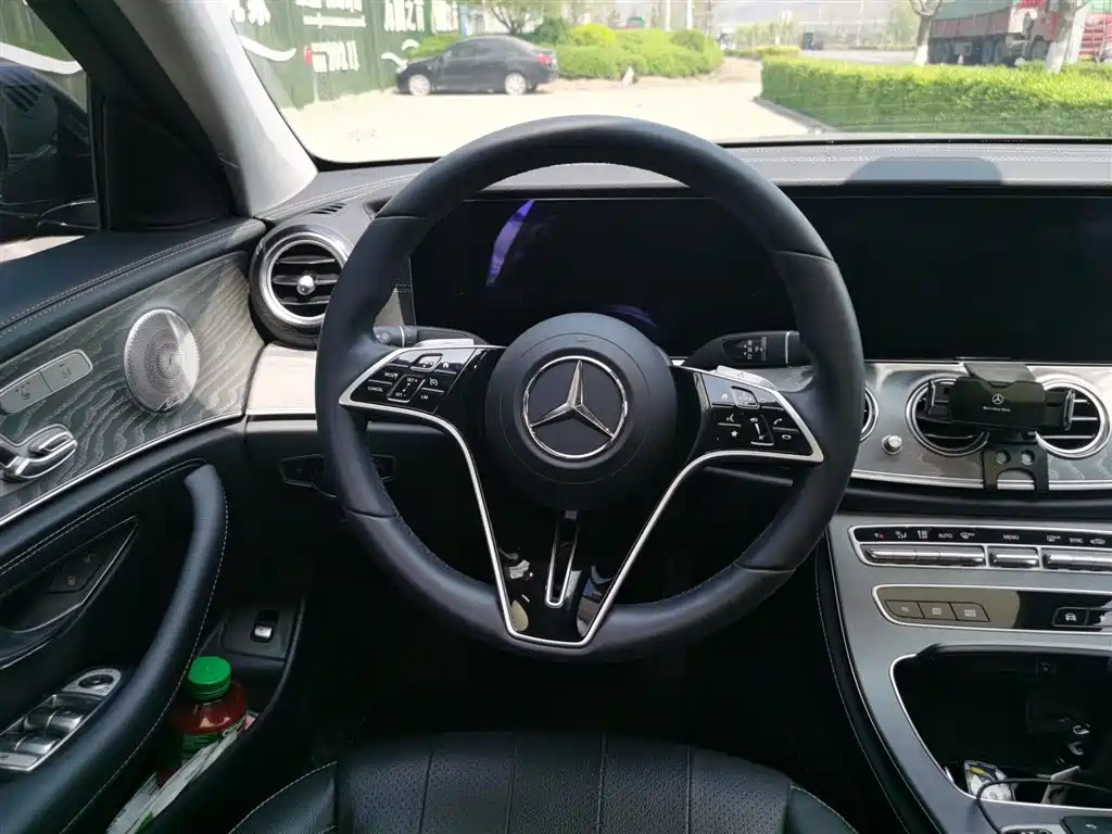Mercedes-Benz E-Class 2023 — фото 7