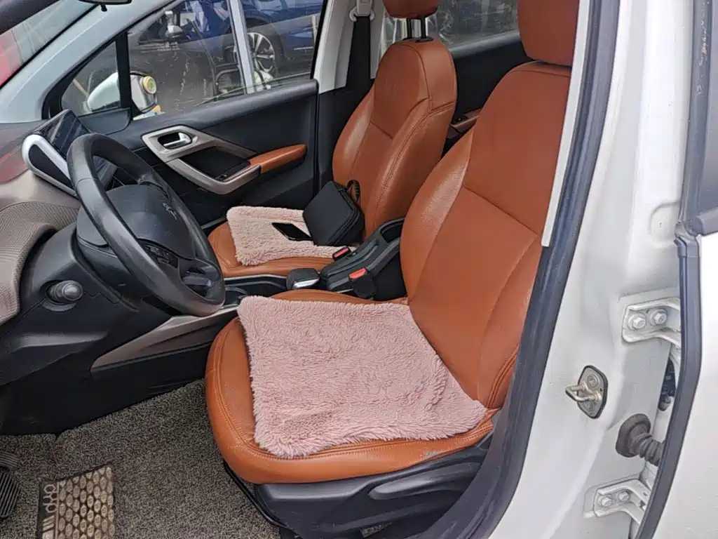 Peugeot 2008 2015 — фото 15