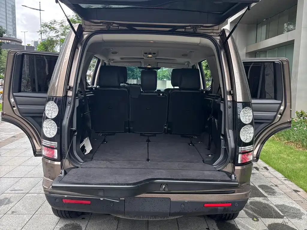Land Rover Discovery 2014 — фото 10
