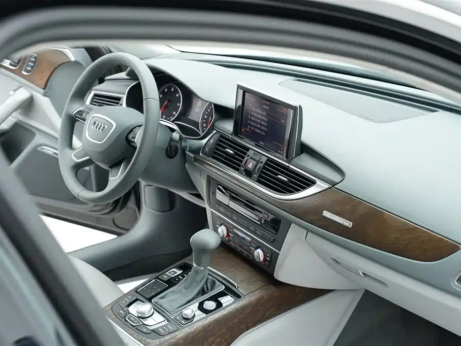 Audi A6L 2014 — фото 32