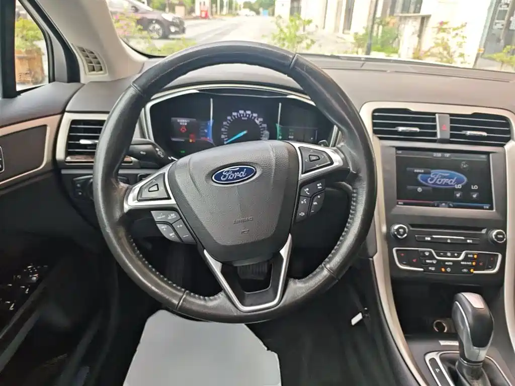 Ford Mondeo 2016 — фото 11