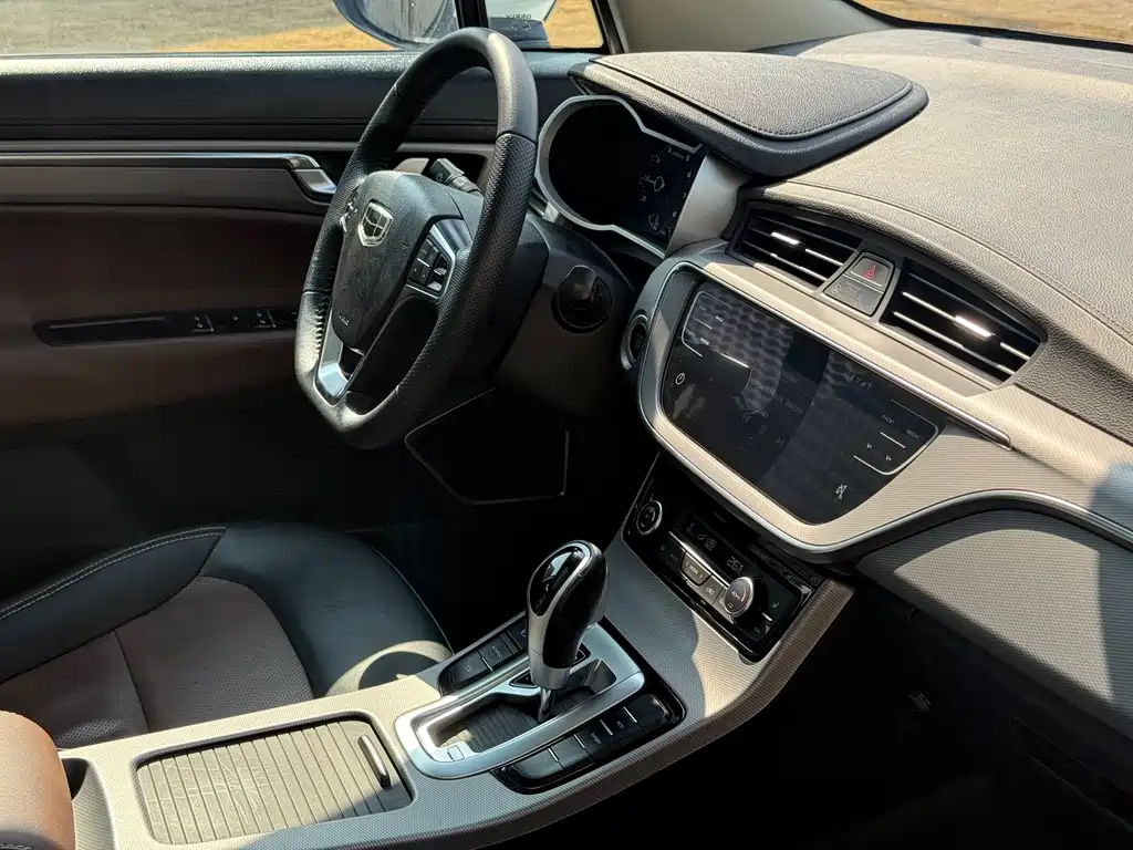 Geely Emgrand GS 2018 — фото 13