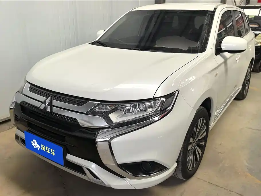 Mitsubishi Outlander 2023