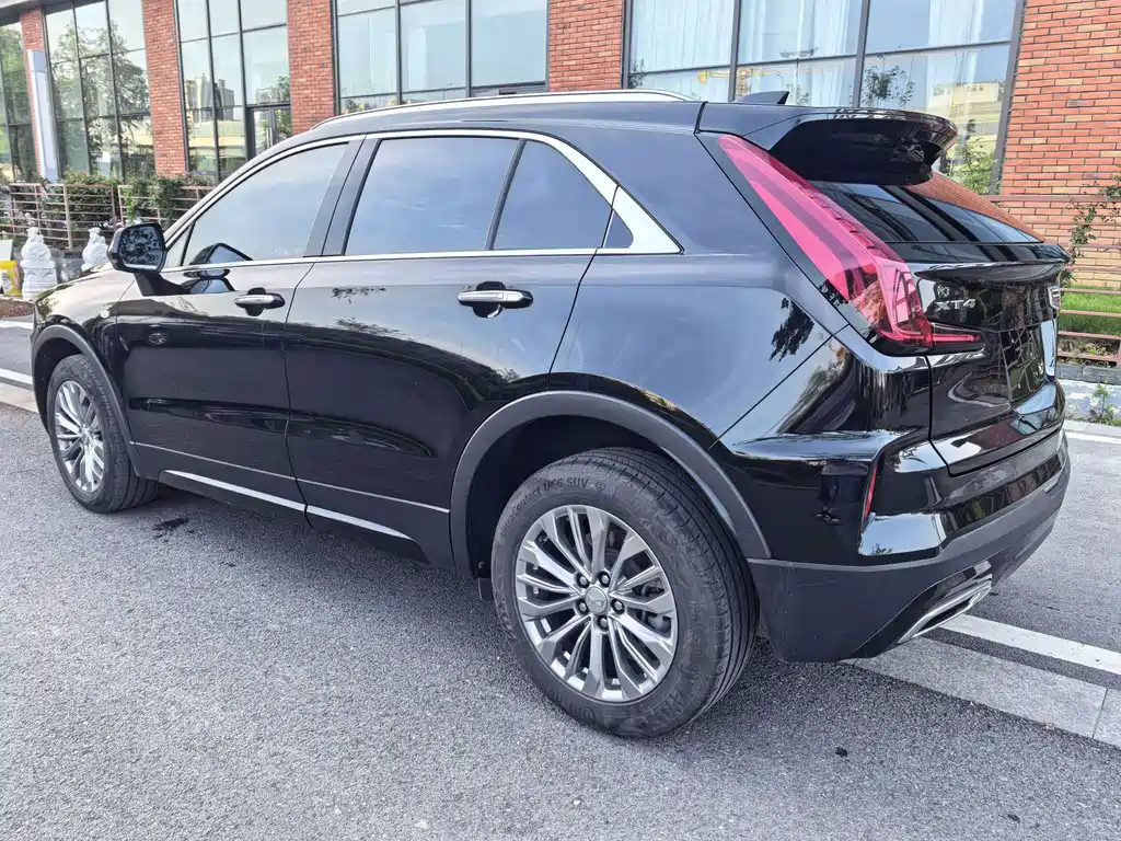 Cadillac XT4 2024 — фото 8
