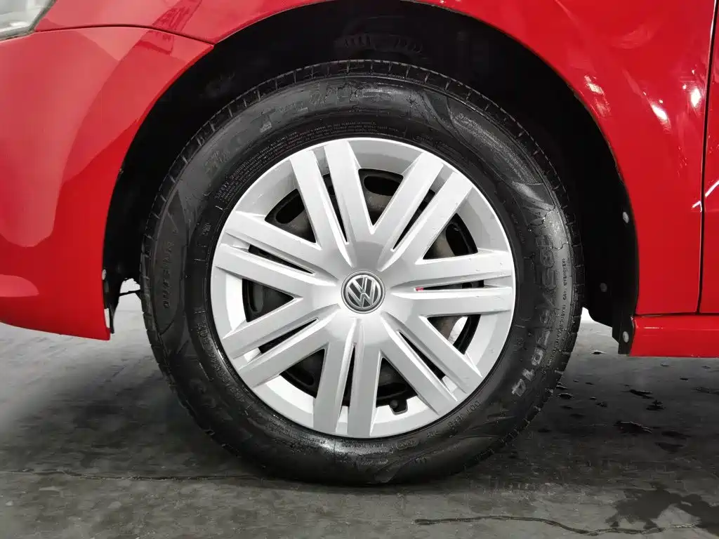 Volkswagen Polo 2017 — фото 17
