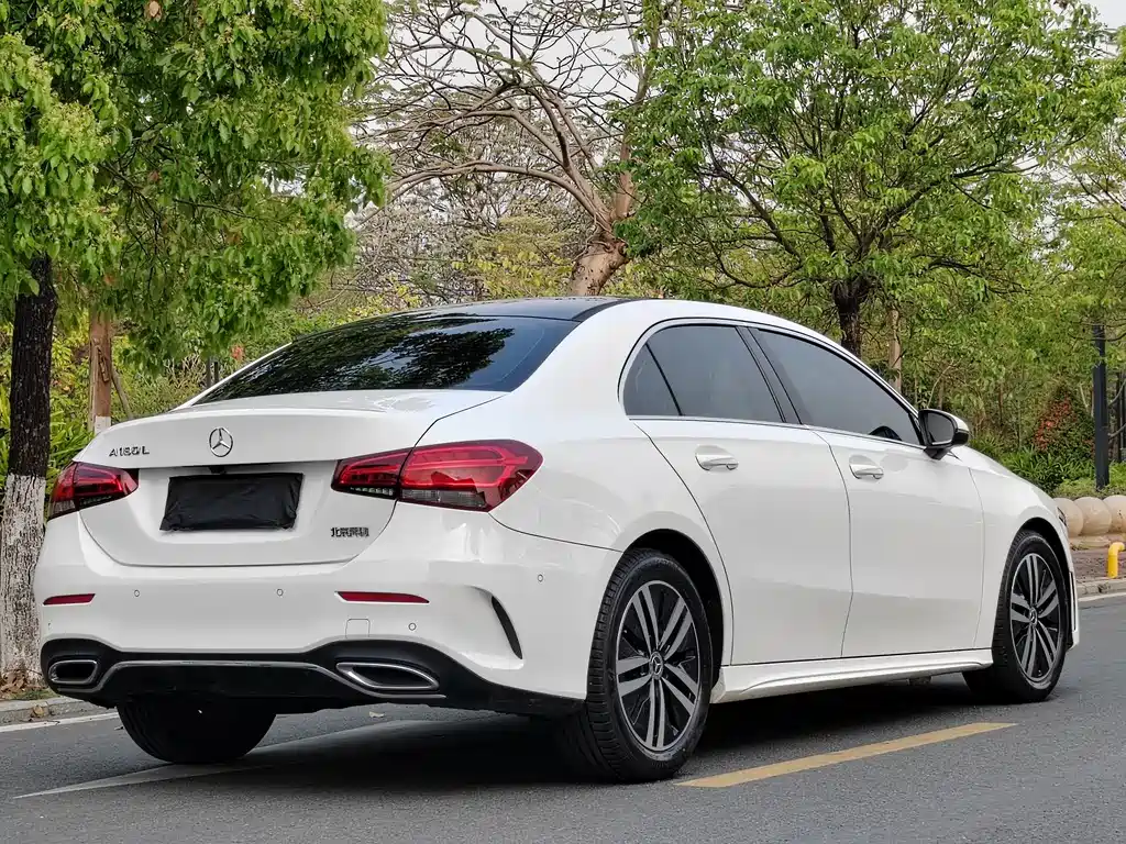 Mercedes-Benz A-Class 2019 — фото 12