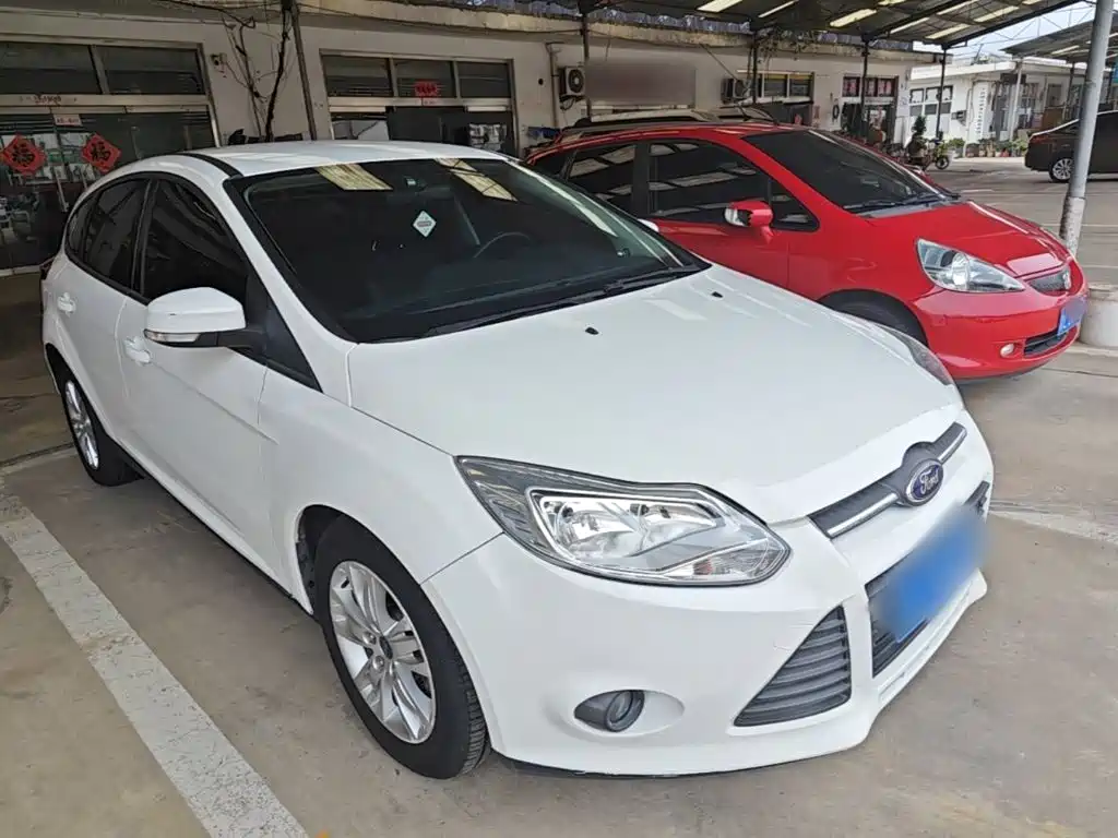 Ford Focus 2015 — фото 4