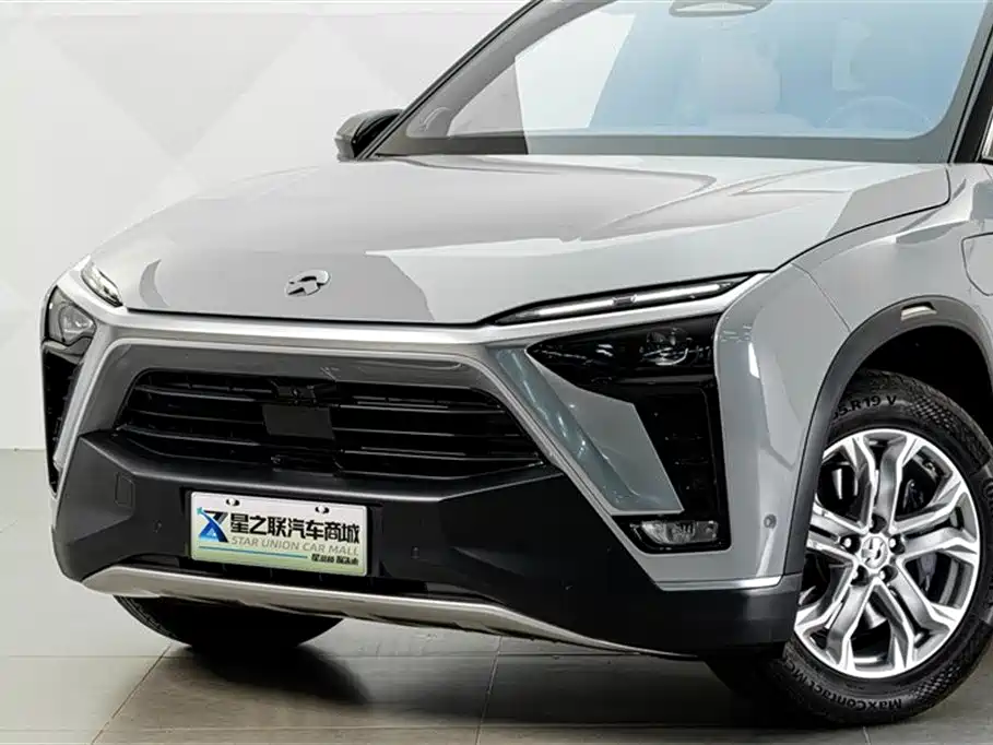 NIO ES8 2021