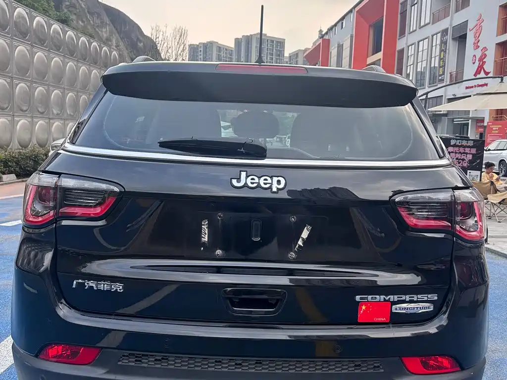 Jeep Compass 2018 — фото 7