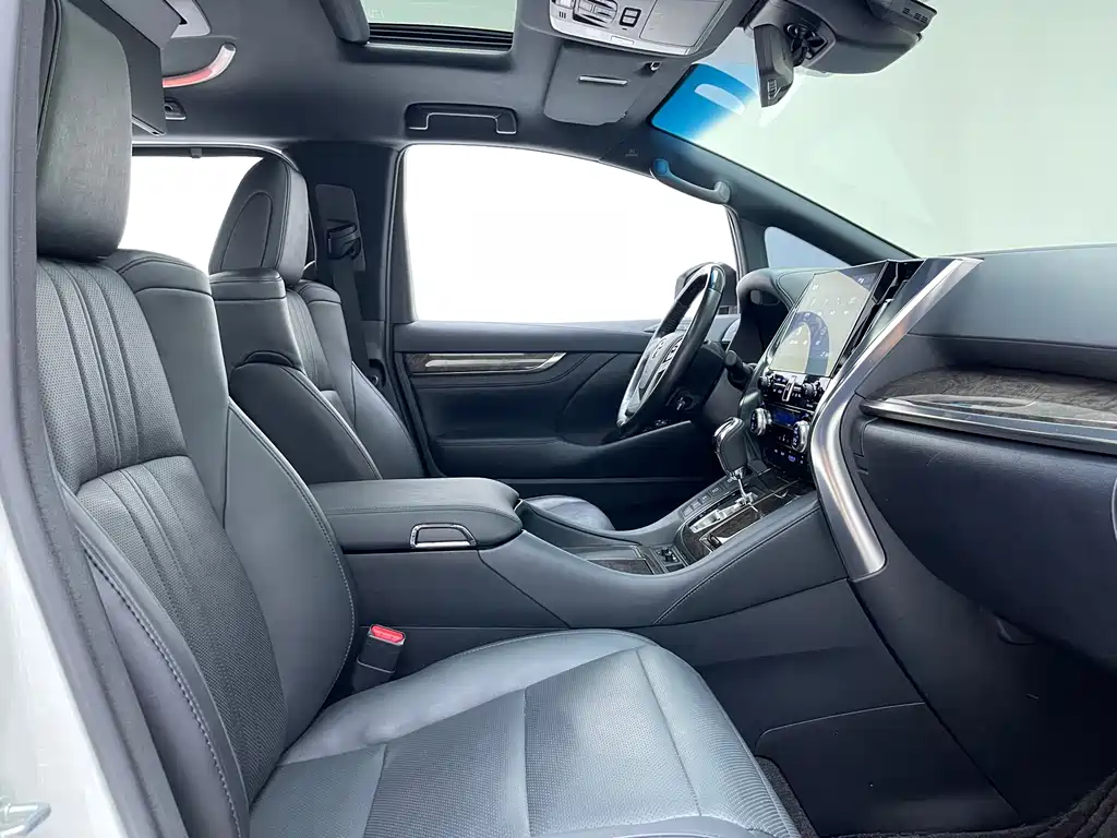 Toyota Vellfire 2021 — фото 9