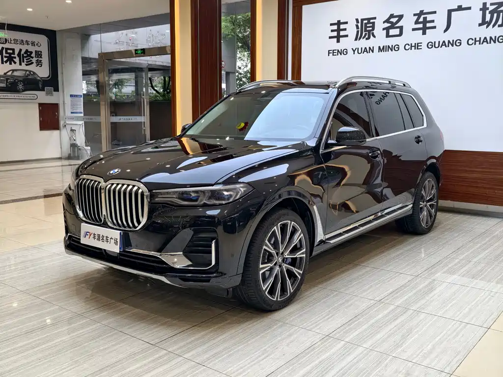 BMW X7 2021 — фото 1