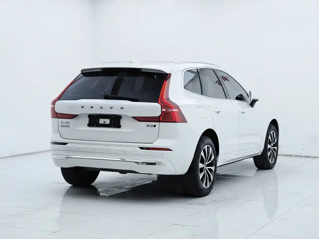 Volvo XC60 2024 — фото 30