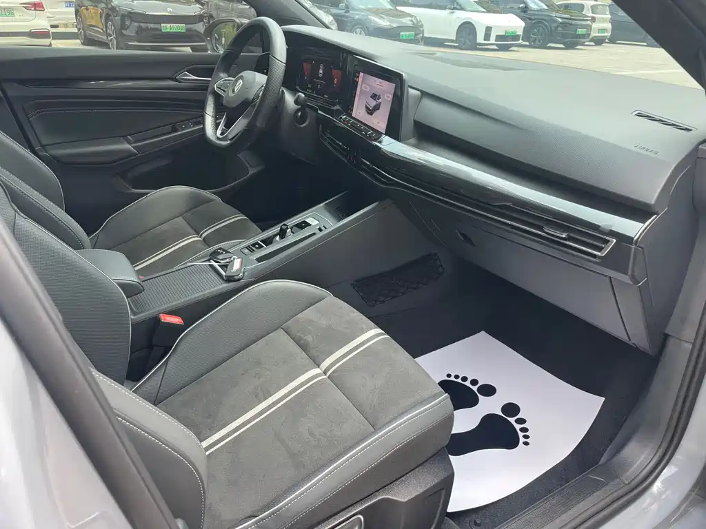 Volkswagen Golf 2023