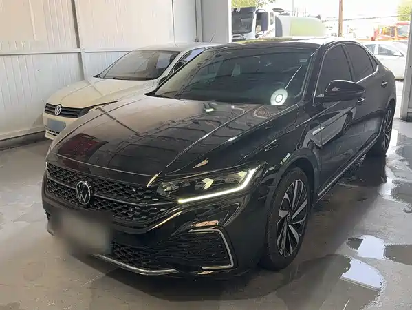 Volkswagen Passat 2023