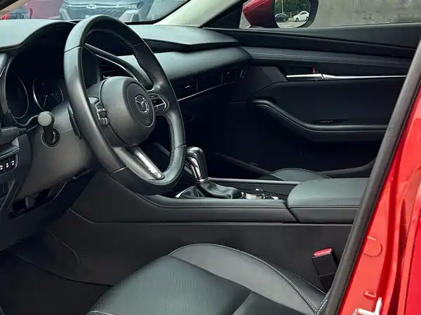 Mazda 3 Axela 2024