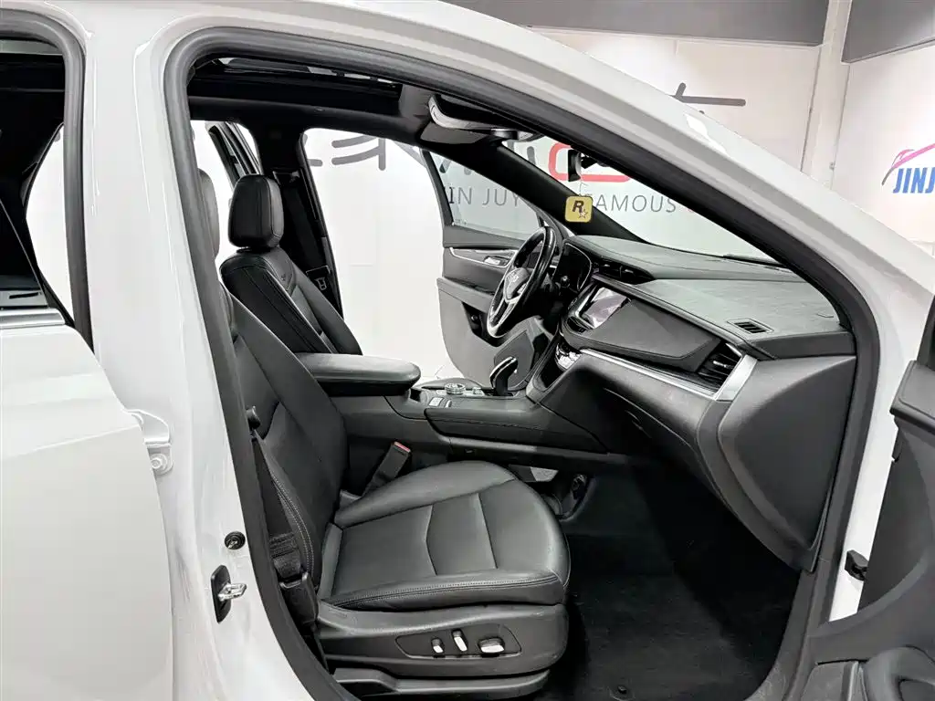 Cadillac XT5 2021 — фото 16