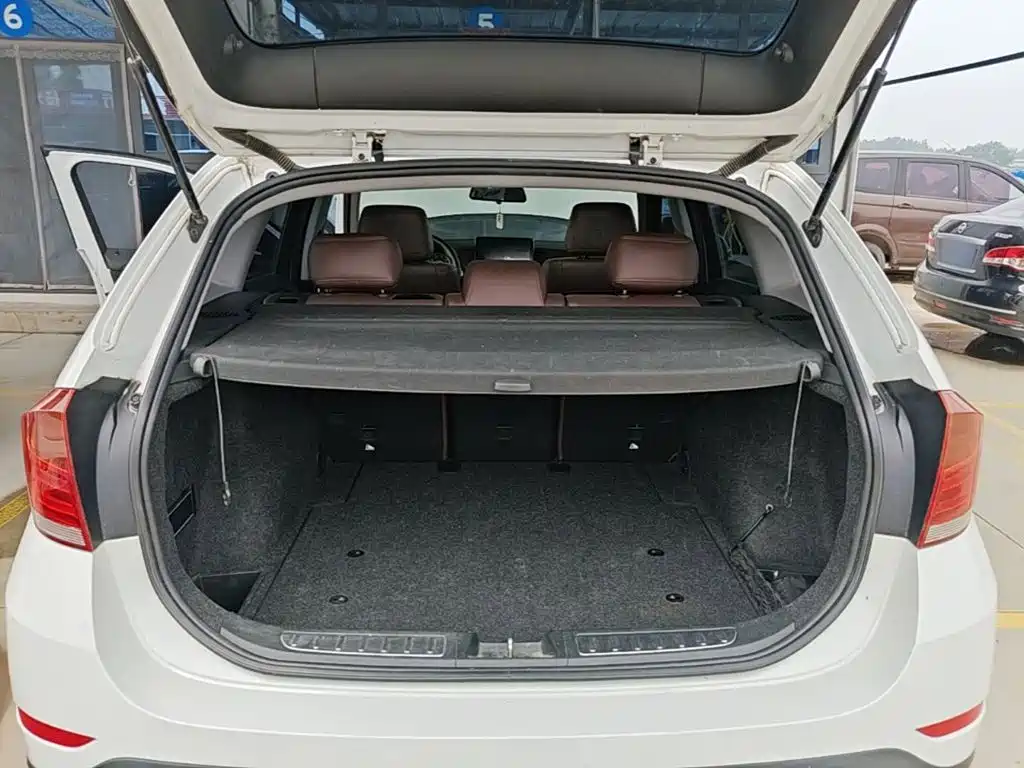 BMW X1 2015 — фото 19