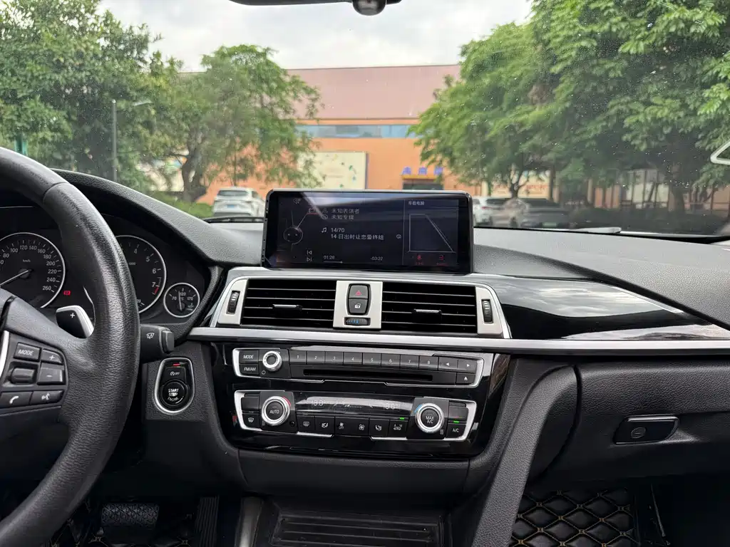 BMW 3 Series 2016 — фото 12