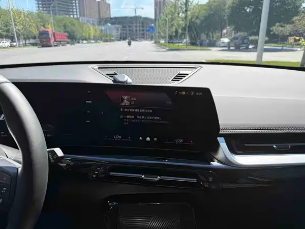 BMW iX1 2024