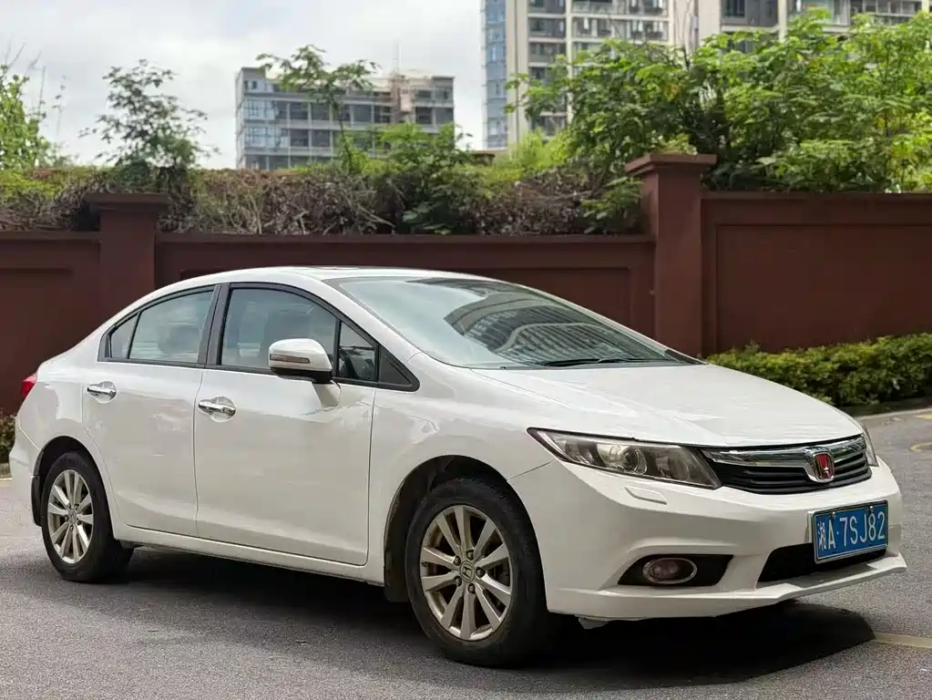 Honda Civic 2014 — фото 3