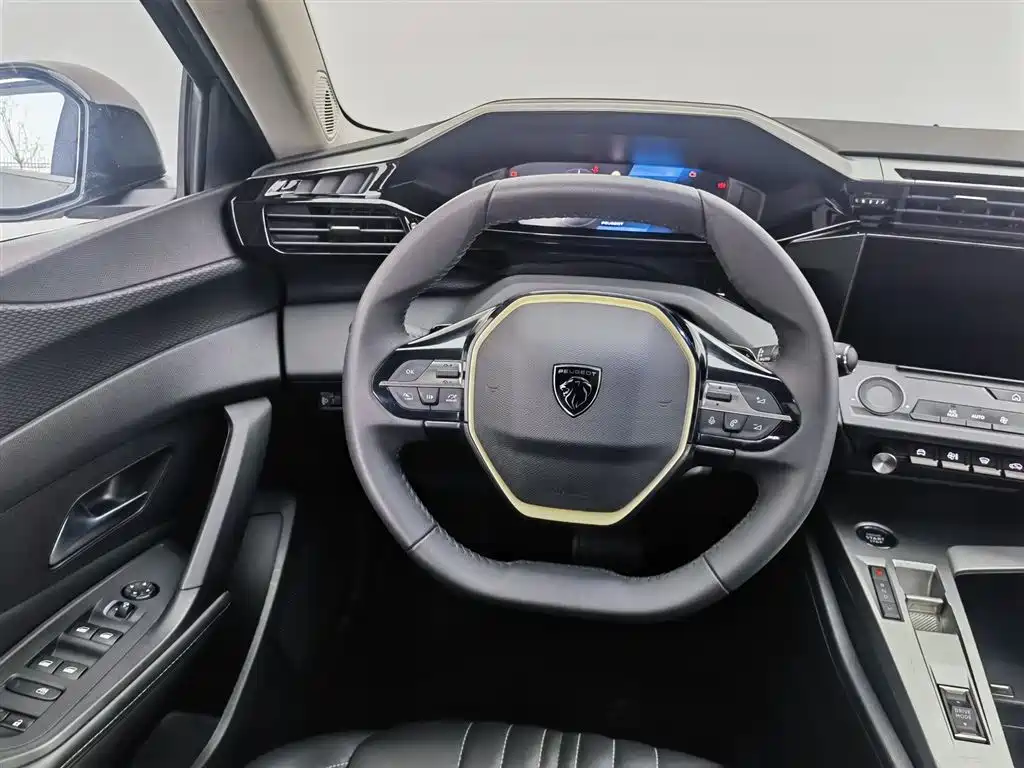 Peugeot 408X 2025 — фото 11
