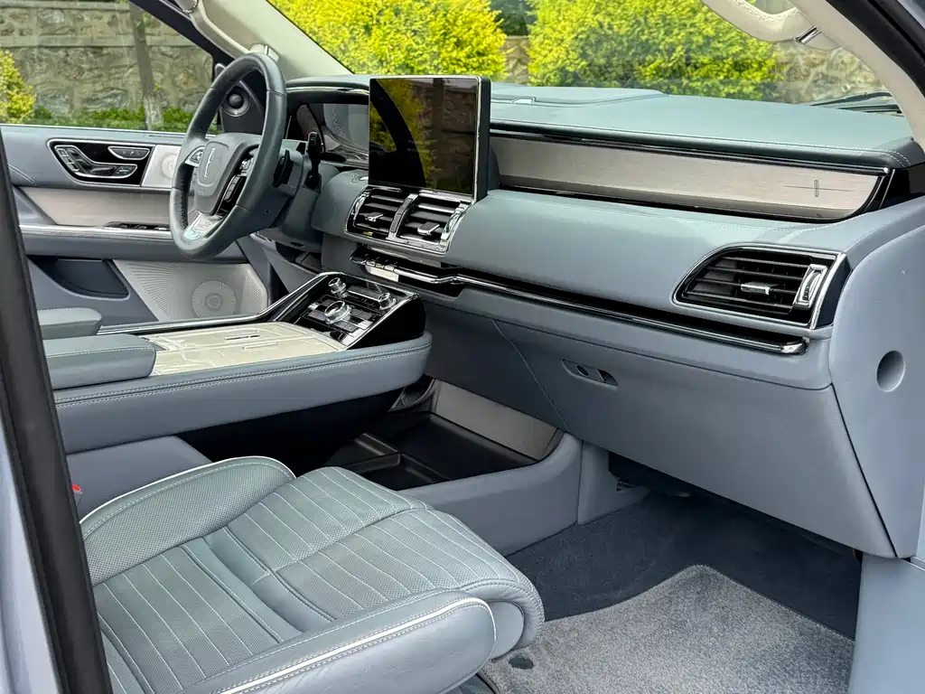 Lincoln Navigator 2023 — фото 10