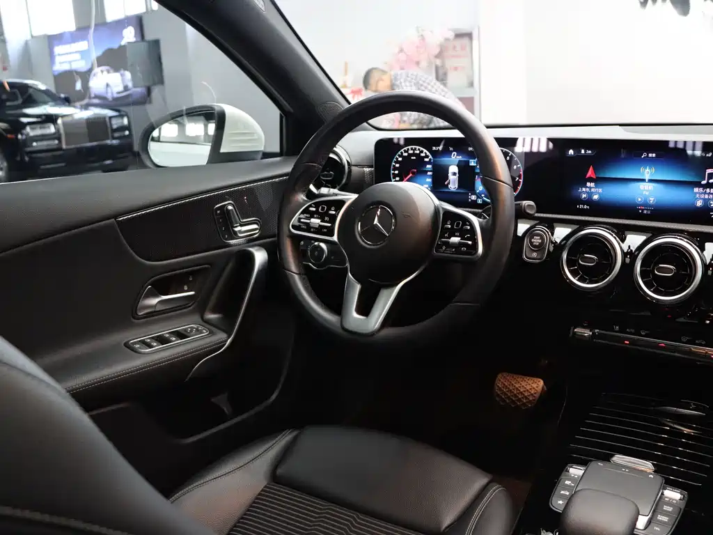 Mercedes-Benz A-Class 2020 — фото 21