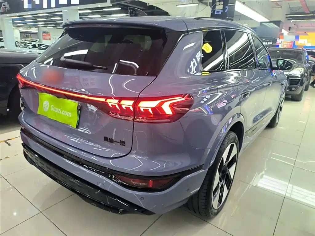 Audi Q6L e-tron 2025 — фото 7
