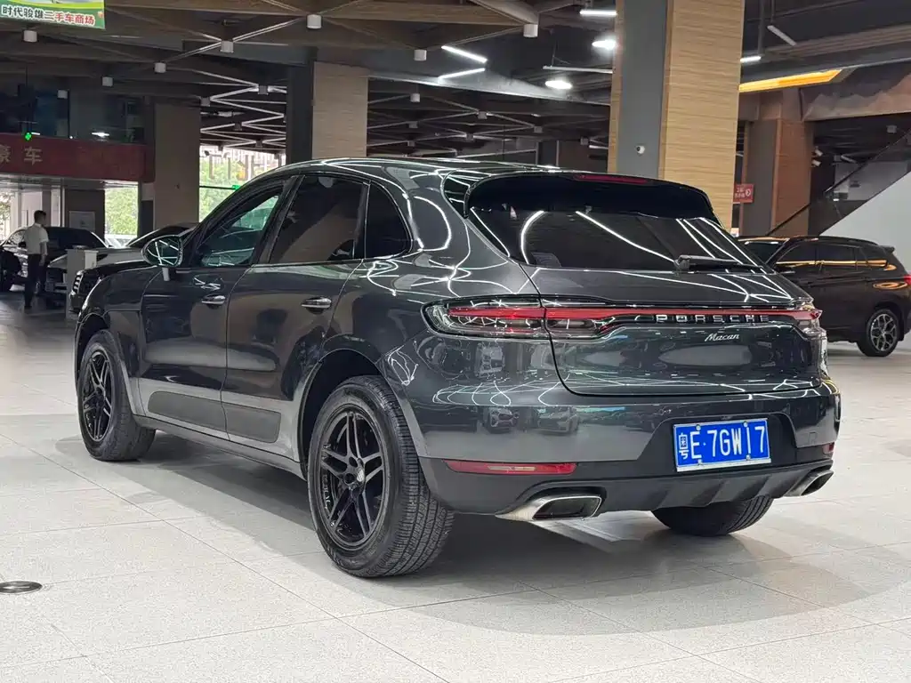 Porsche Macan 2019 — фото 11