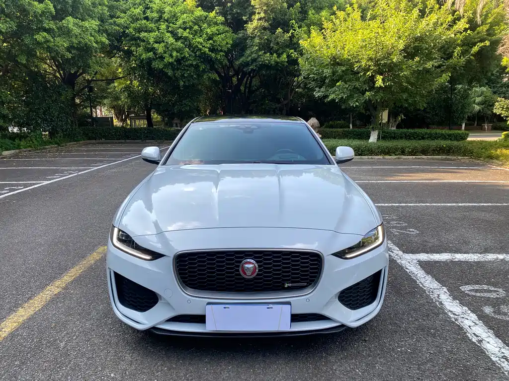 Jaguar XEL 2020 — фото 2