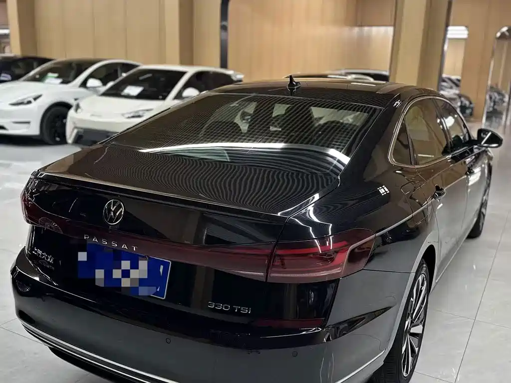 Volkswagen Passat 2023