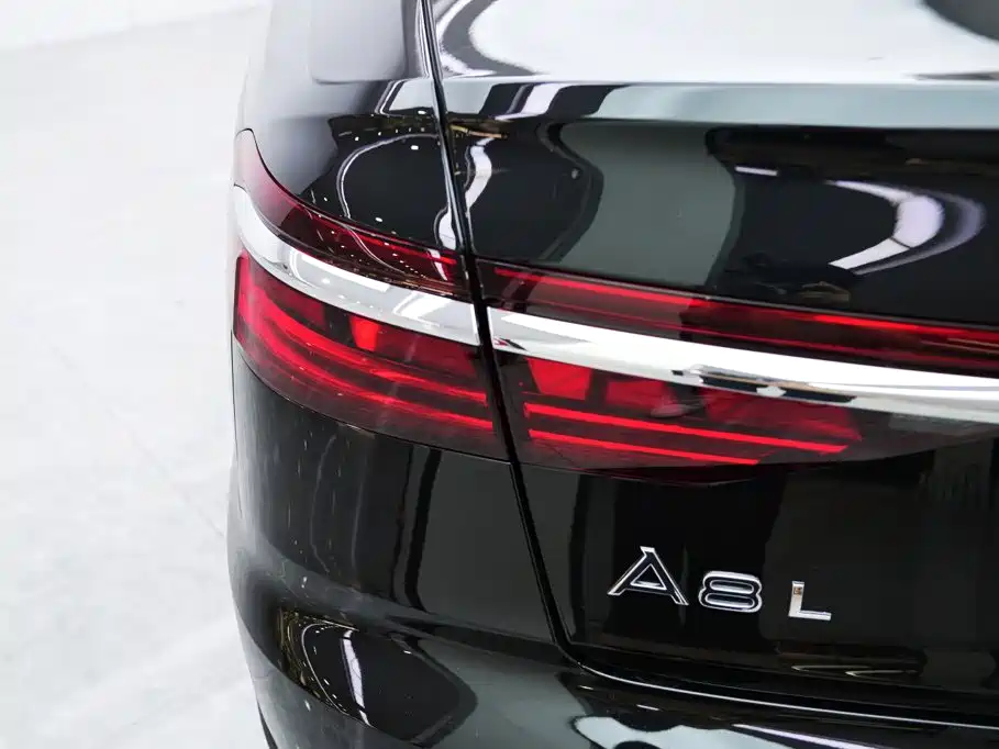 Audi A8 2024 — фото 16