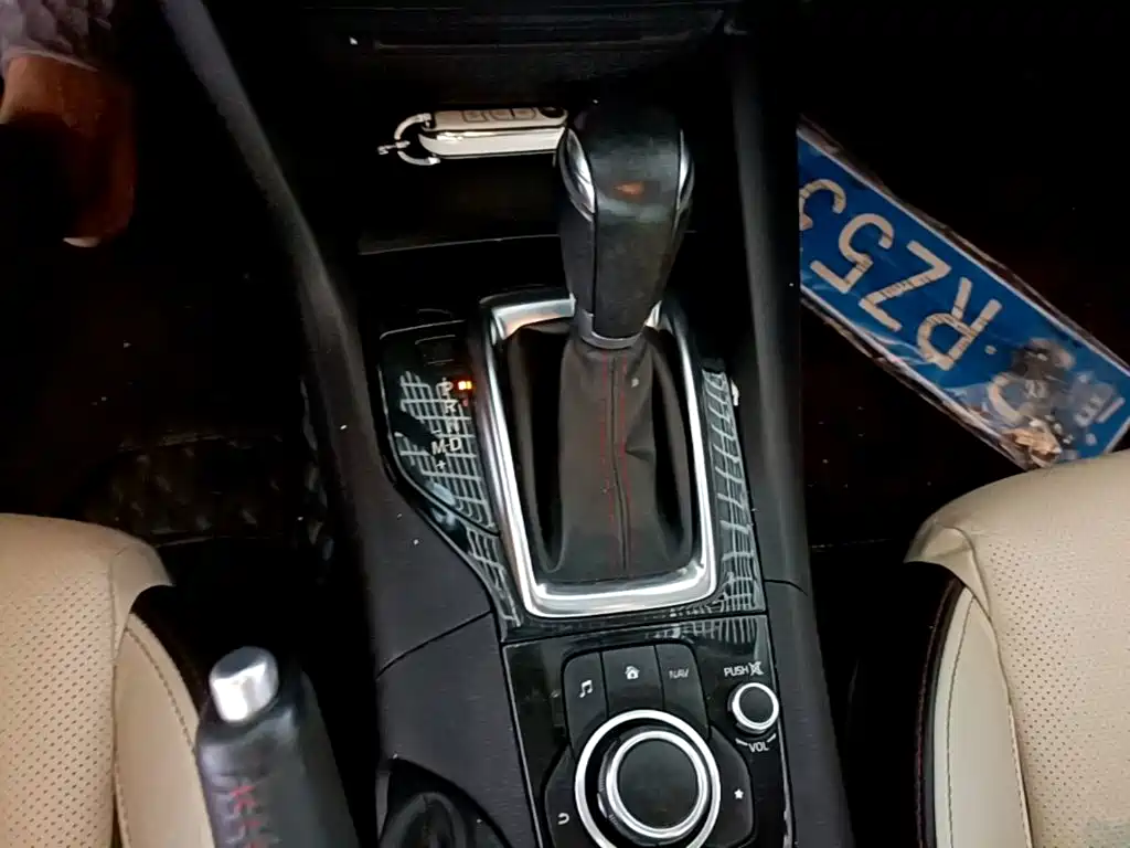 Mazda 3 Axela 2014 — фото 14