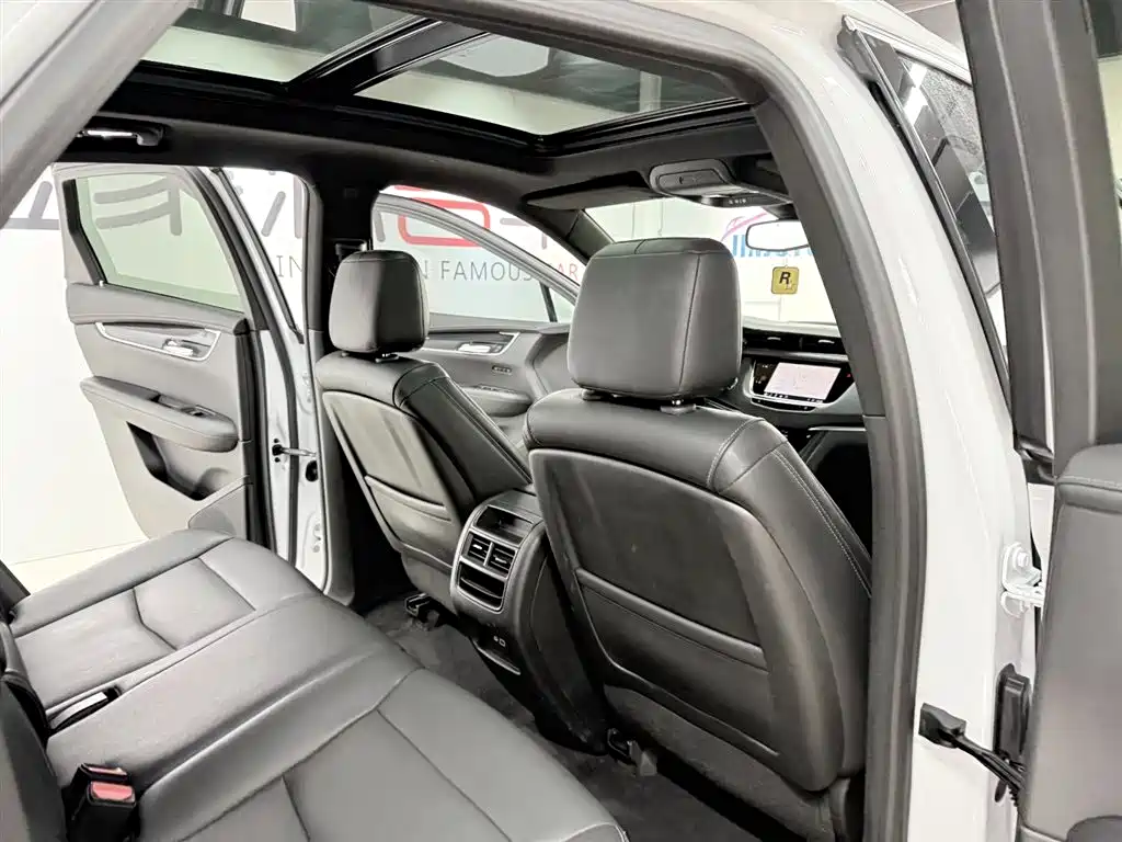 Cadillac XT5 2021 — фото 15