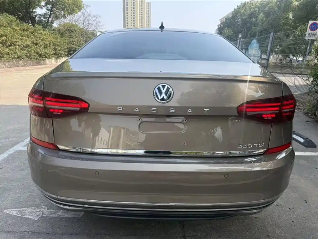 Volkswagen Passat 2019 — фото 25