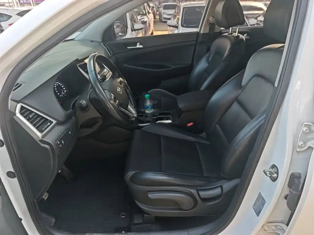 Hyundai Tucson 2017 — фото 15