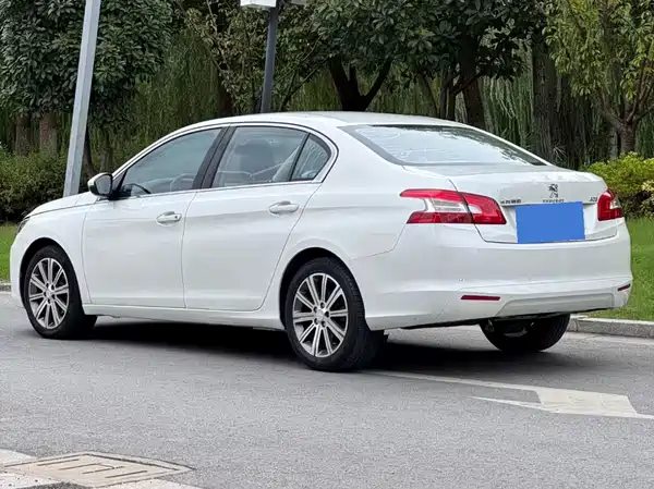 Peugeot 408 2015