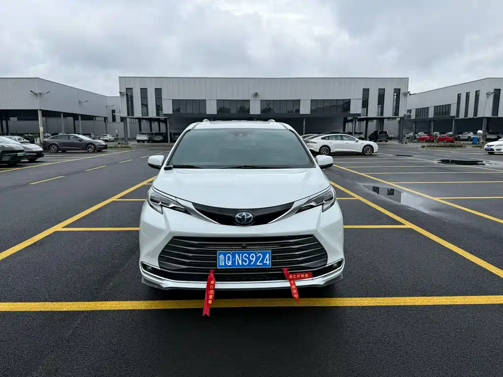 Toyota Sienna 2023