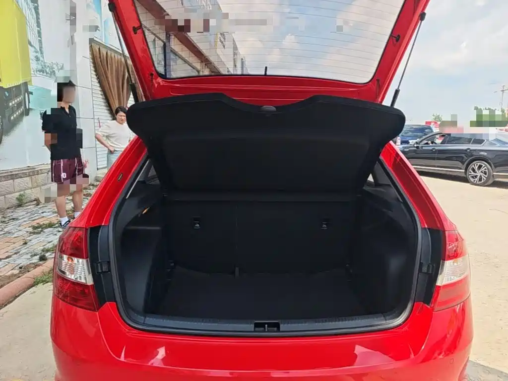 Skoda Rapid Spaceback 2020 — фото 19