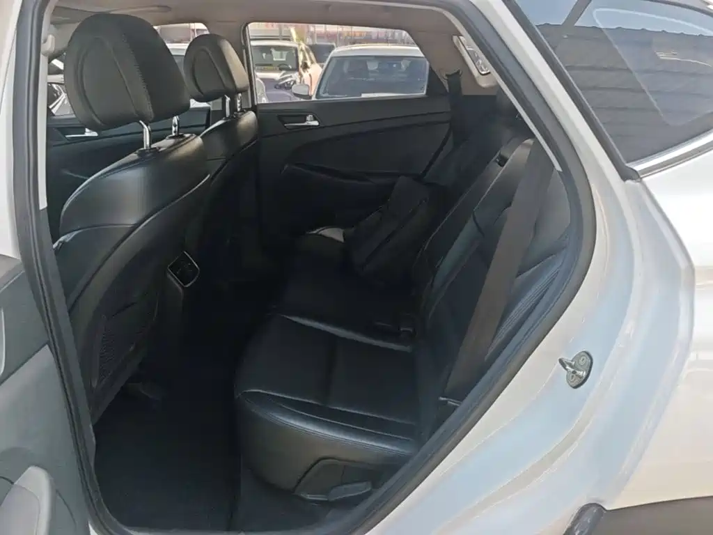 Hyundai Tucson 2017 — фото 17
