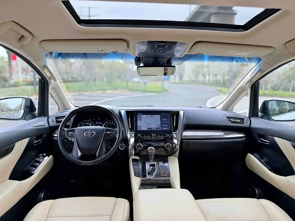 Toyota Vellfire 2023 — фото 5