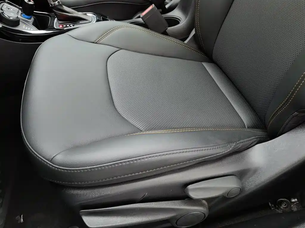 Jeep Compass 2020 — фото 20