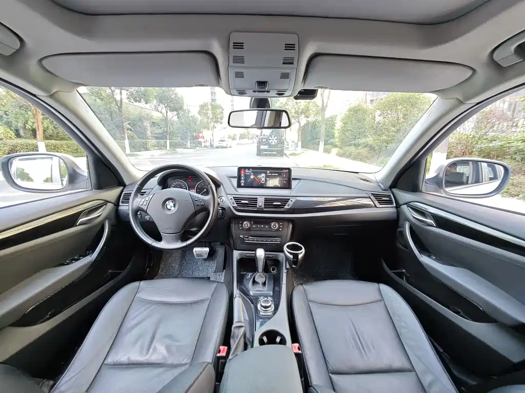 BMW X1 2011 — фото 10
