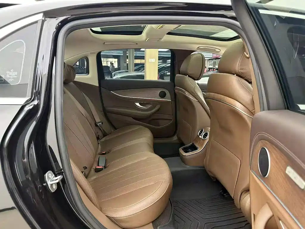 Mercedes-Benz E-Class 2022