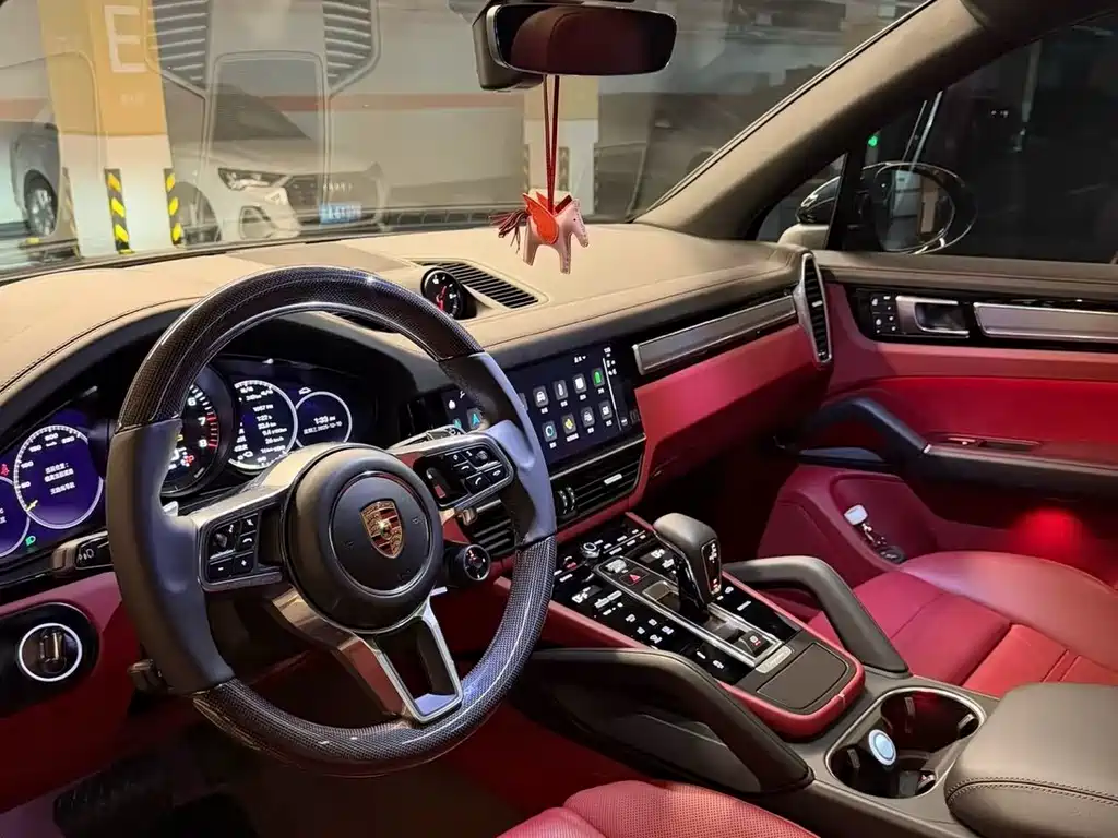 Porsche Cayenne Hybrid 2022