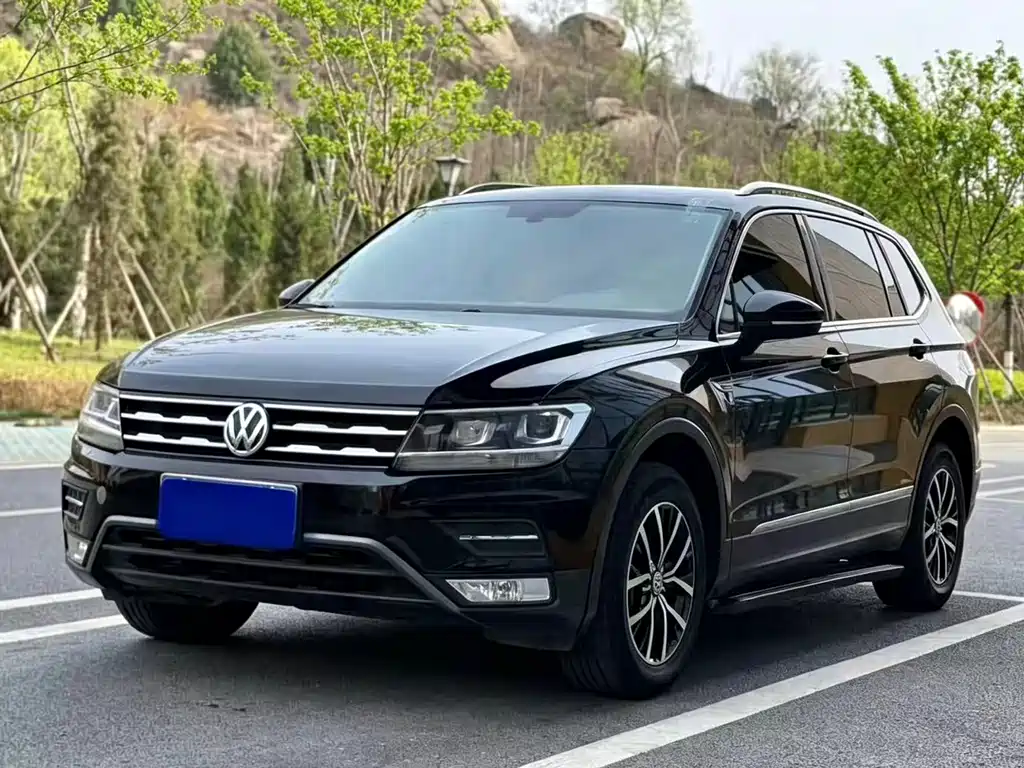 Volkswagen Tiguan L 2019 — фото 1