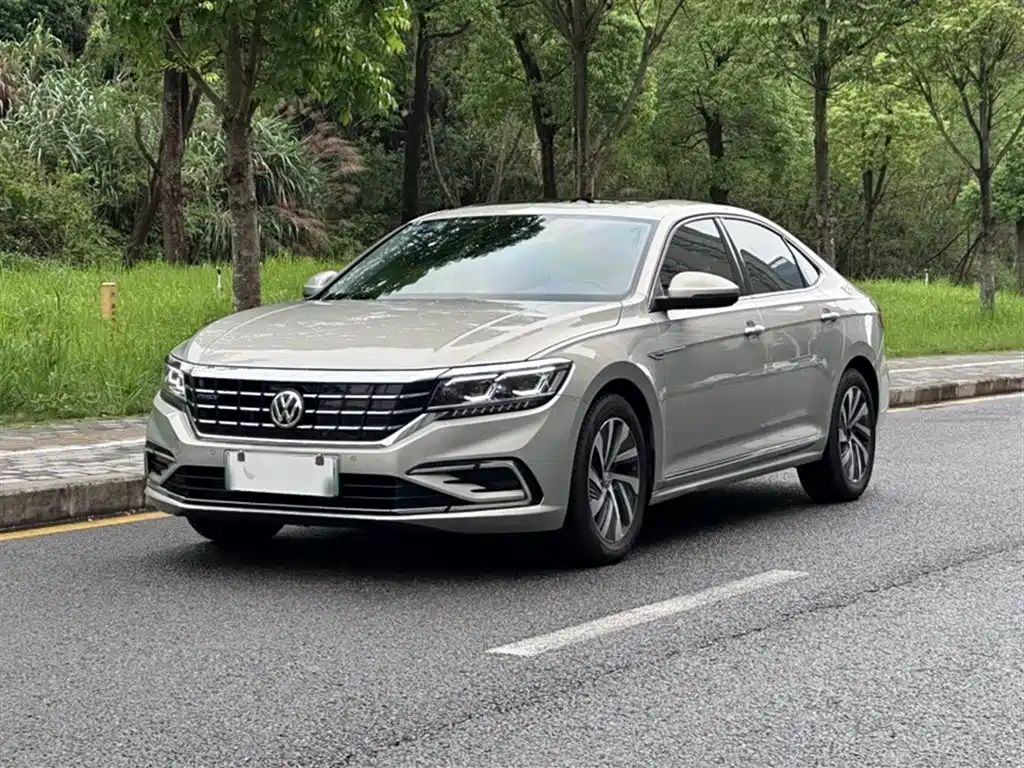Volkswagen Passat New Energy 2020 — фото 2