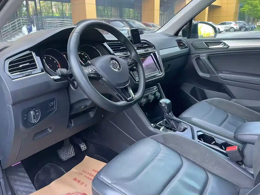 Volkswagen Tiguan L 2019 — фото 12