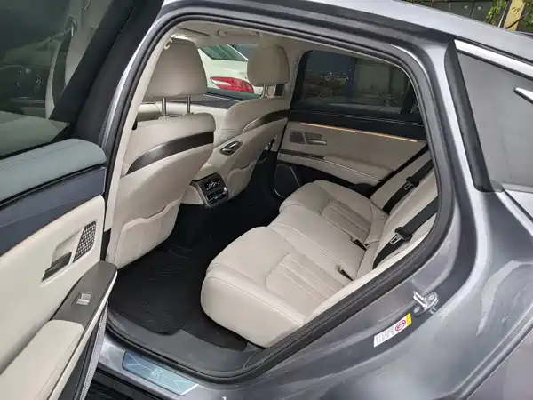BYD Han L 2025